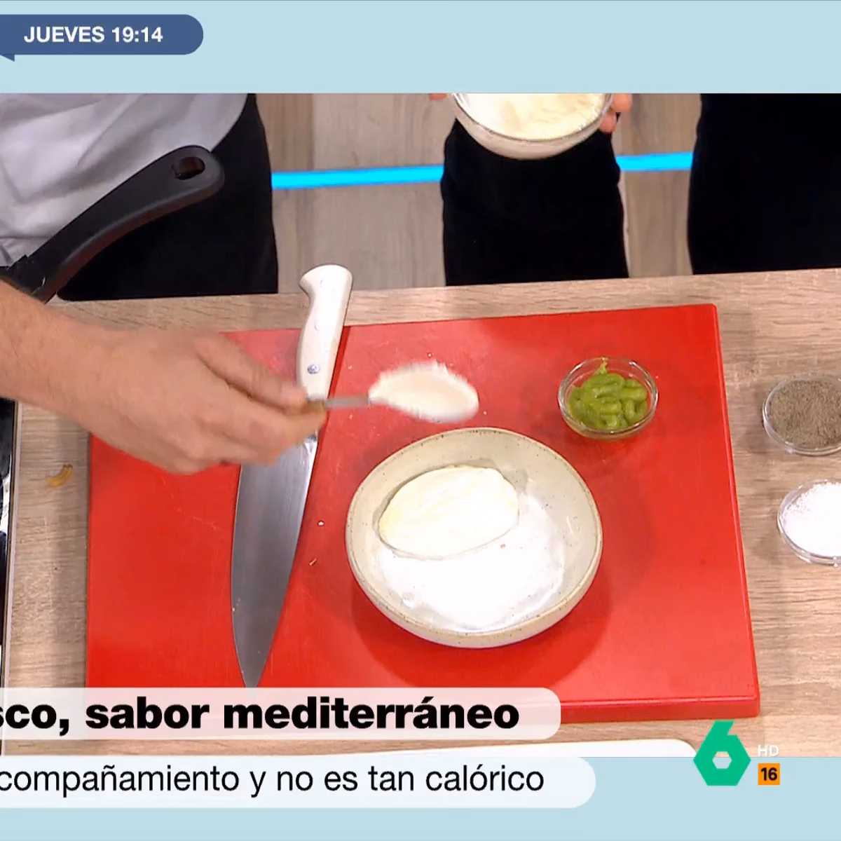 ¿Quién es el encargado de emulsionar el alioli de wasabi?