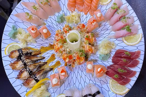 ¿Quién es el padre de Aoki?