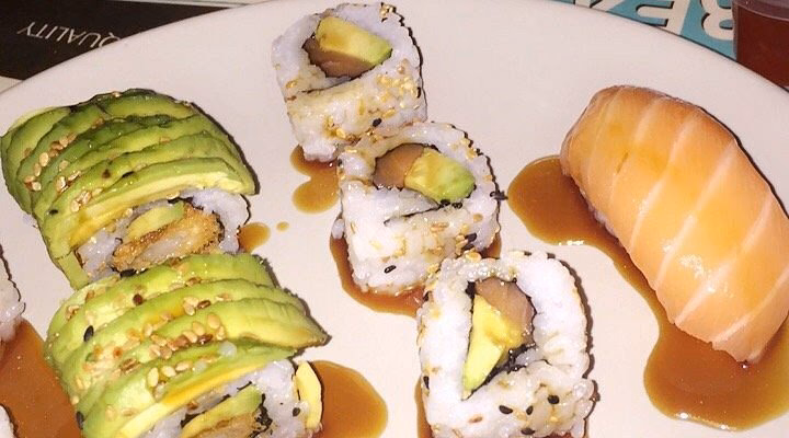 Depuis combien d'années beauté sushi commande-t-elle japonais ?