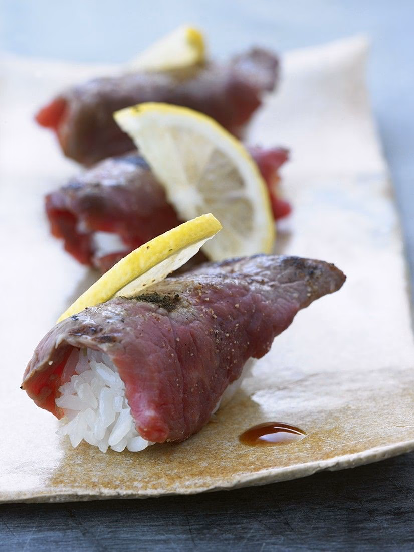 How to eat Wagyu nigiri?