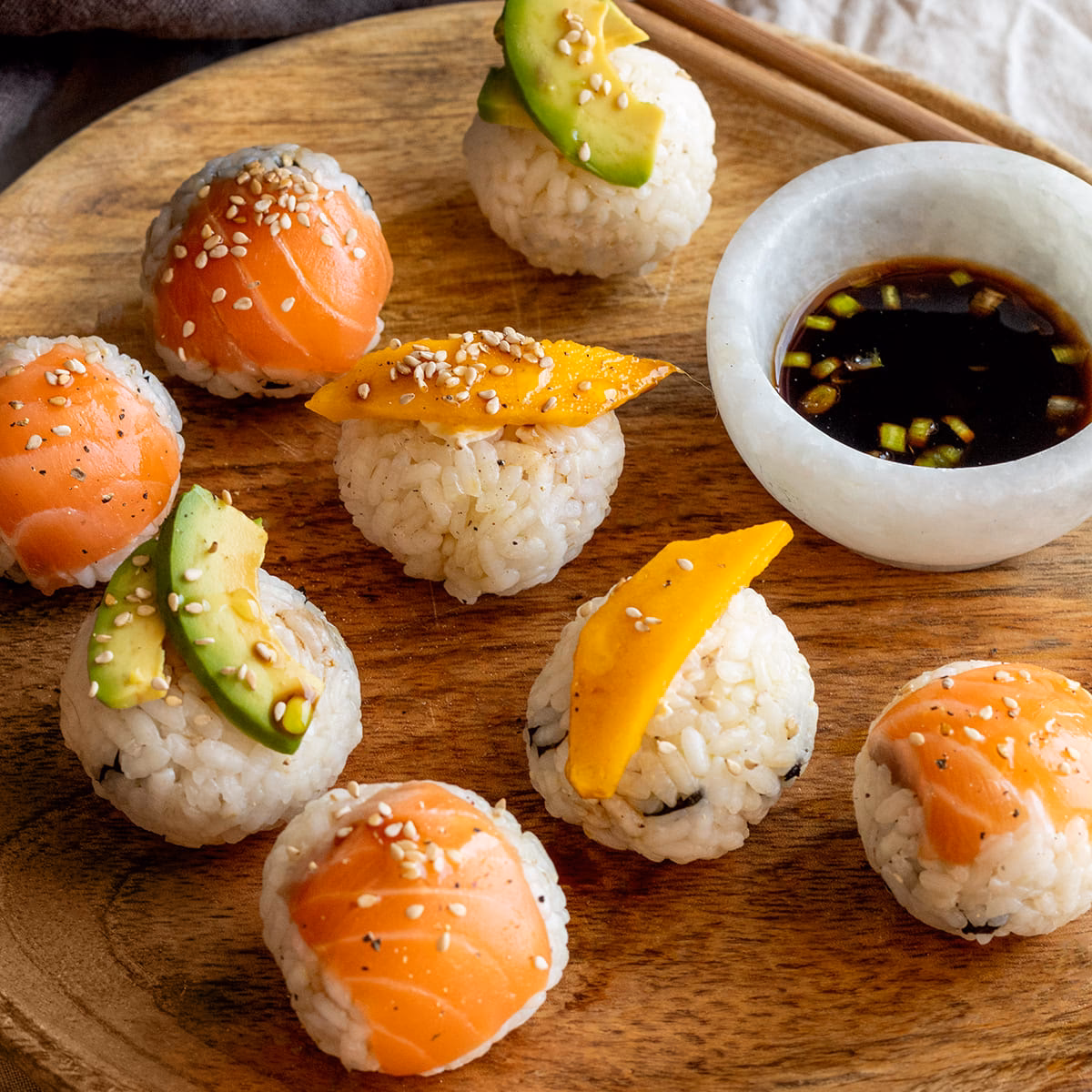 ¿Cuántas personas están hablando de sushi & bolas de arroz?