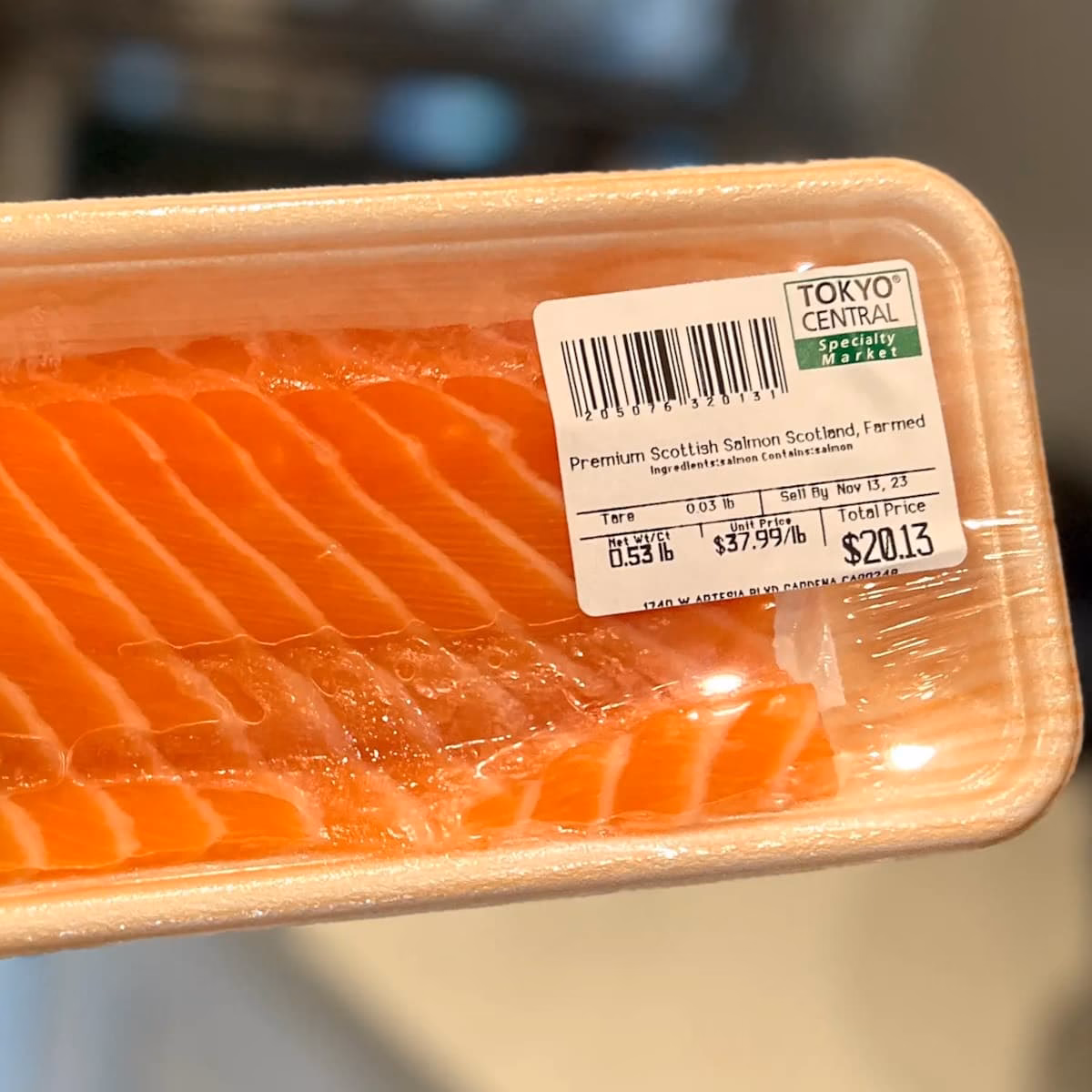 Does oceanside seafood offer sashimi?