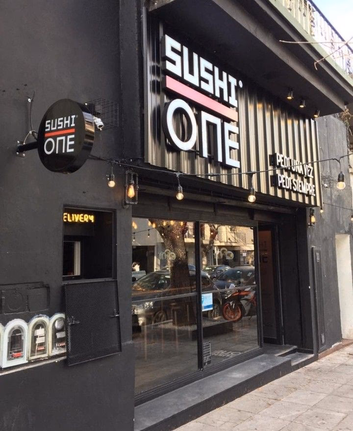 ¿Dónde está el cuarto cartel?