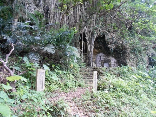 How did Hashi become a king?