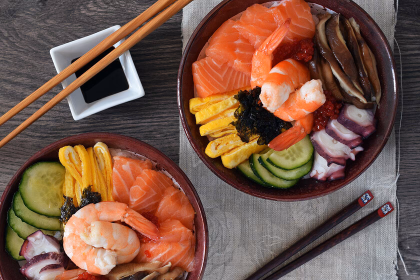 ¿Cómo se prepara el chirashi sushi?
