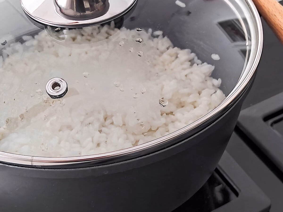 ¿Cómo preparar el arroz para el sushi?