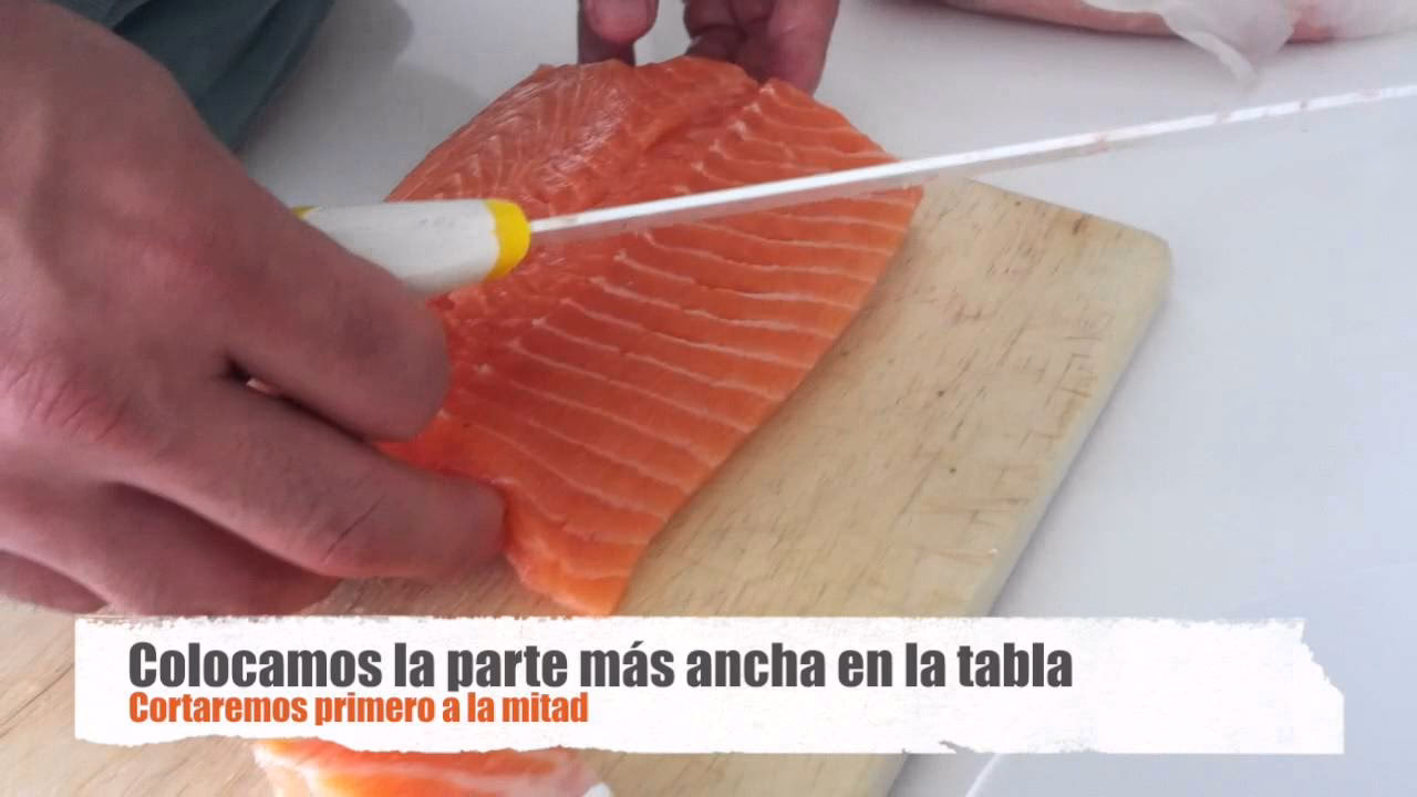 ¿Cómo se prepara el Salmon cortado?