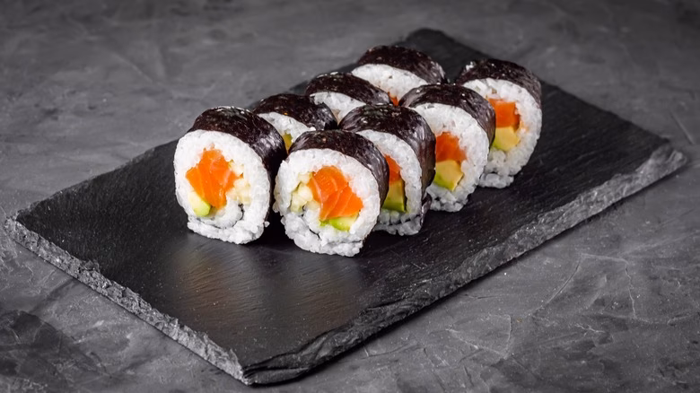 Which is better uramaki or Maki?