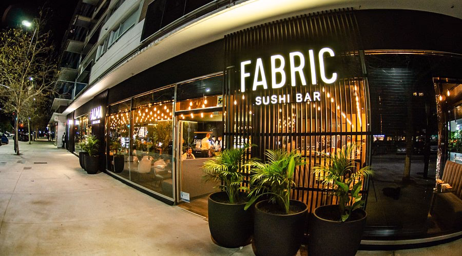 ¿Cuántos días de delivery hay en Fabric sushi?