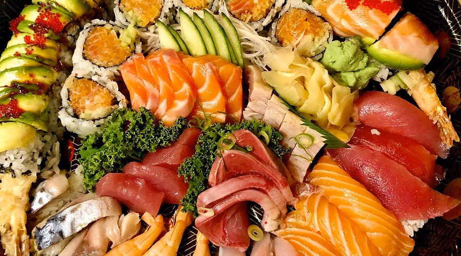 ¿Qué ofrece kiromi sushi jardines?