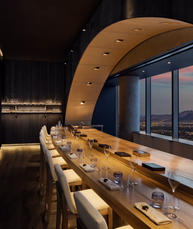 Where can you eat Omakase at Fontainebleau Las Vegas?