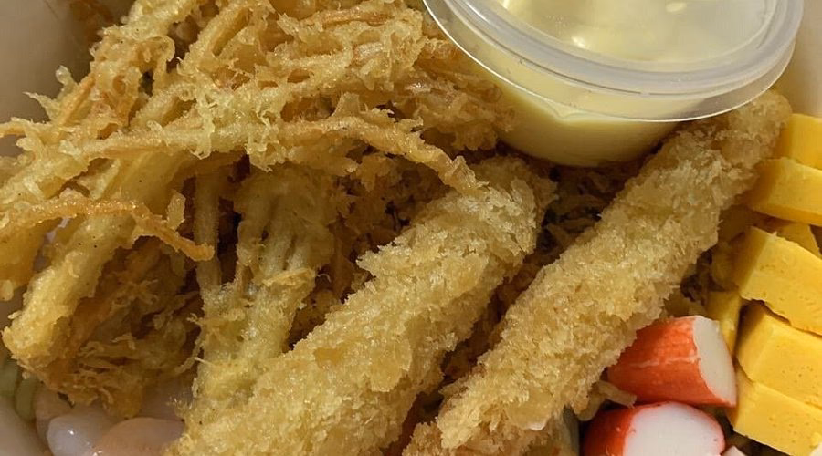 How many Maki-San outlets in Singapore?