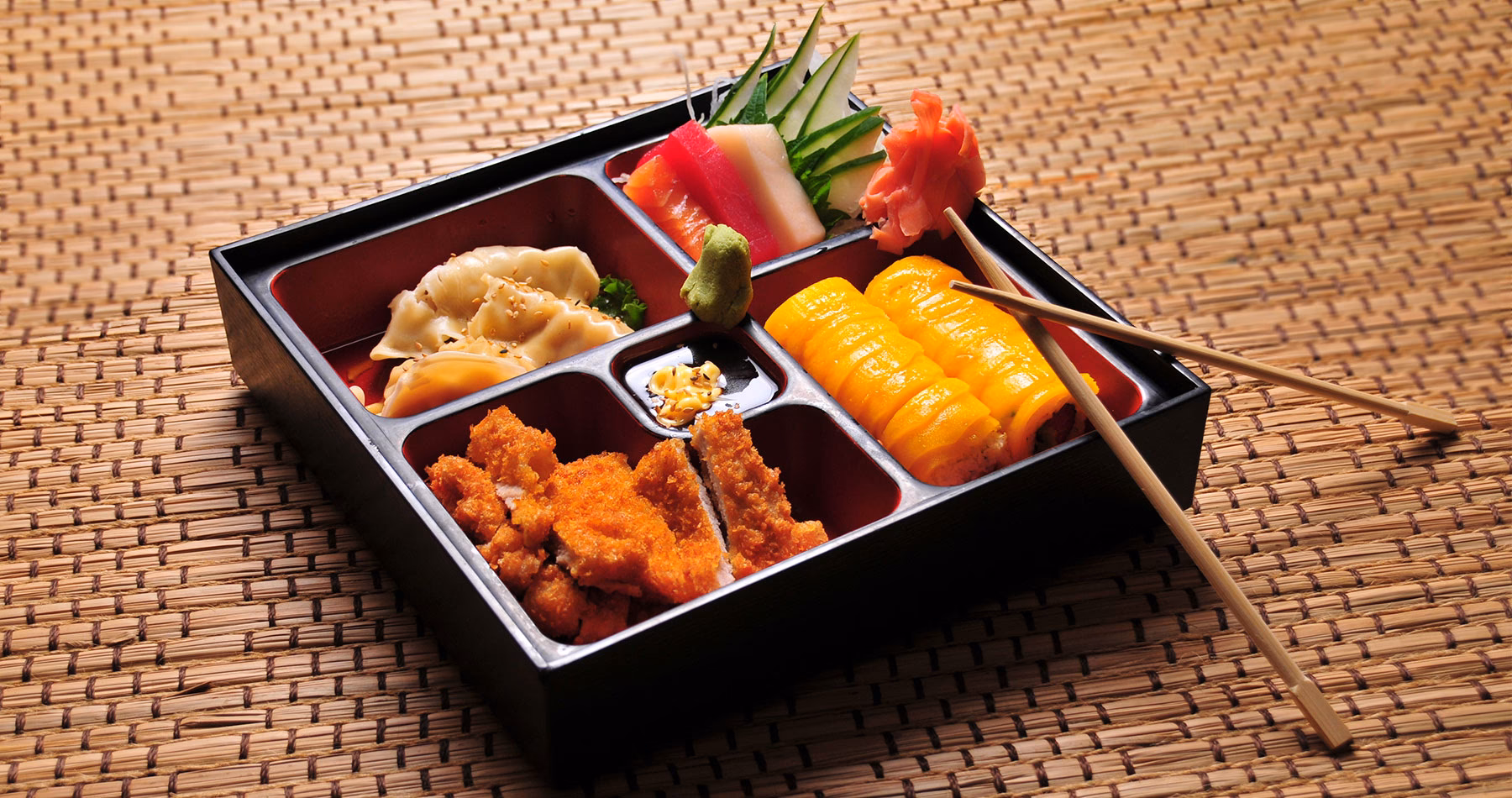 Does Minato Sushi & Bar provide delivery?