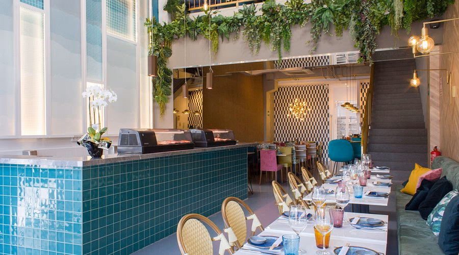 ¿Dónde se encuentra el restaurante Nakama?