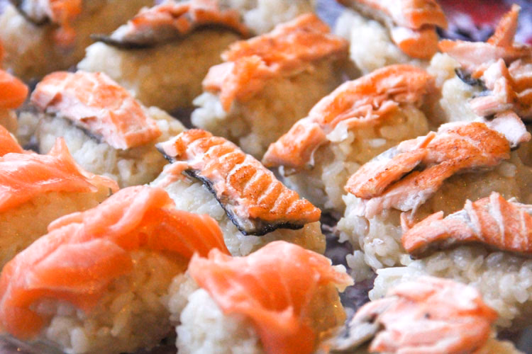 ¿Cómo se hace el nigiri sushi?