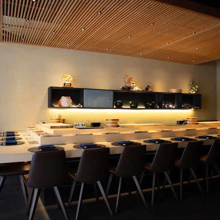 What is Omakase restaurant?