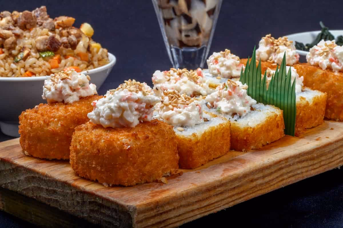 ¿Cómo hacer taquitos de surimi con salsa Tampico?