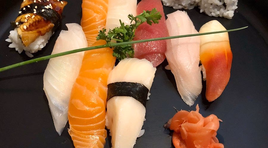 ¿Cómo comer sushi o sashimi?