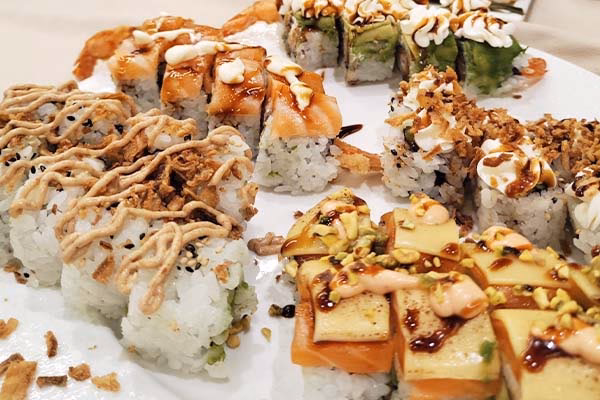 ¿Qué ofrece sushisom a sus clientes?