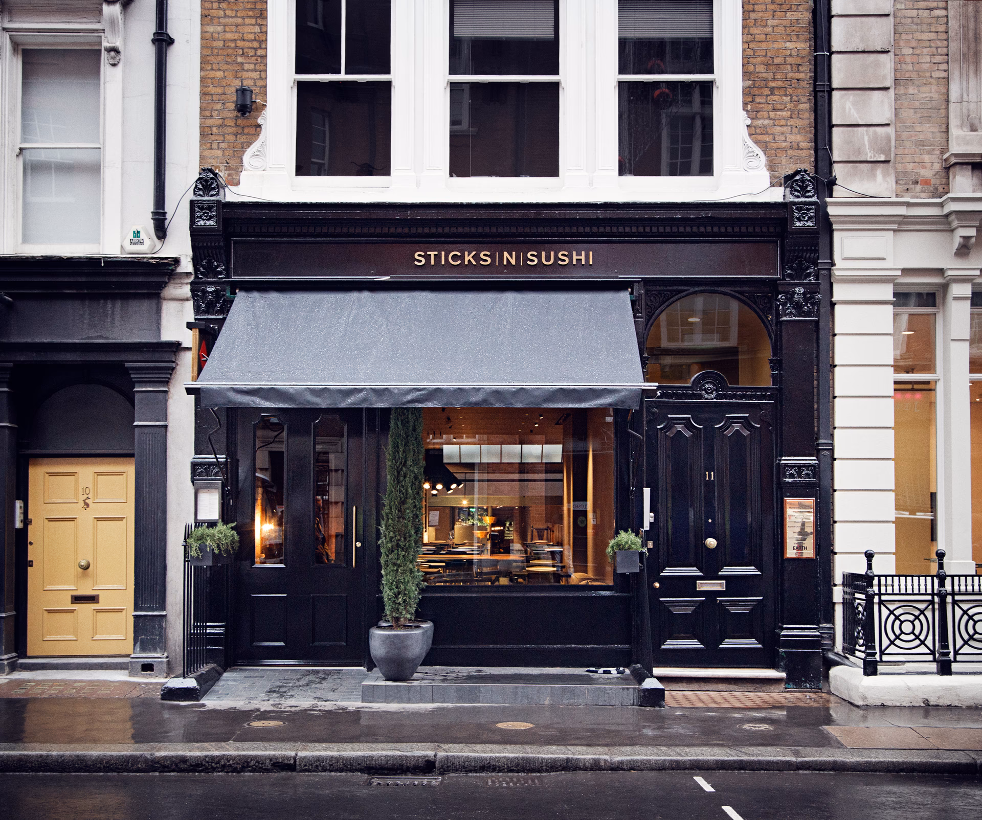 What is a Sticks'n'Sushi restaurant like?