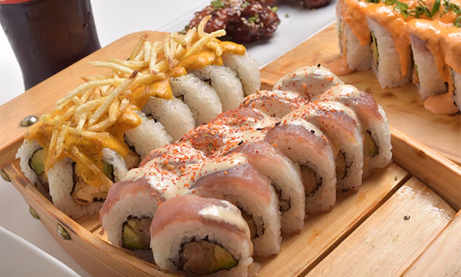 ¿Qué ofrece la barra de sushi?
