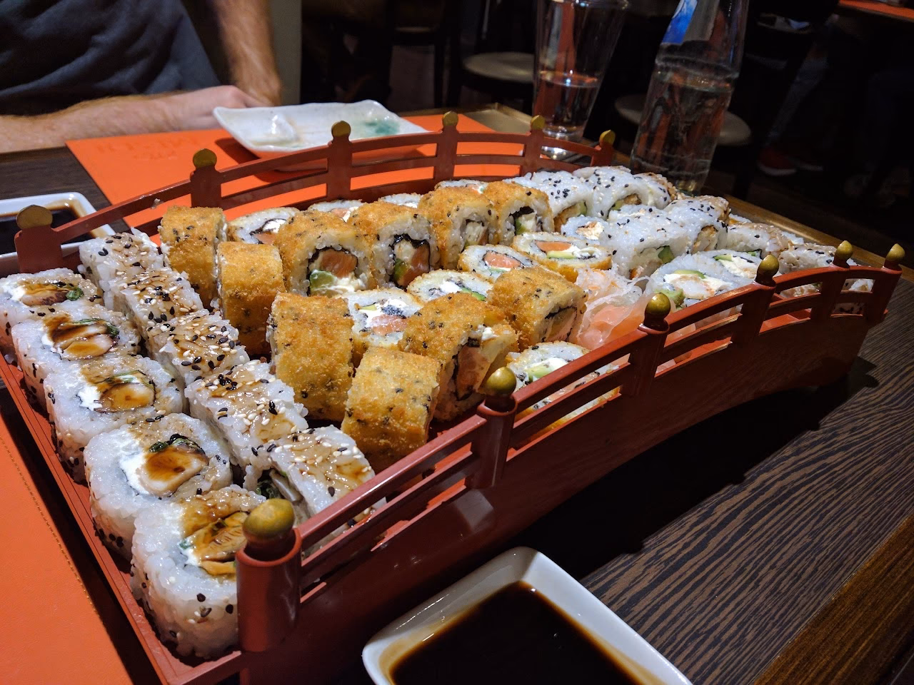 ¿Cuáles son las formas orgánicas de la barra de sushi?