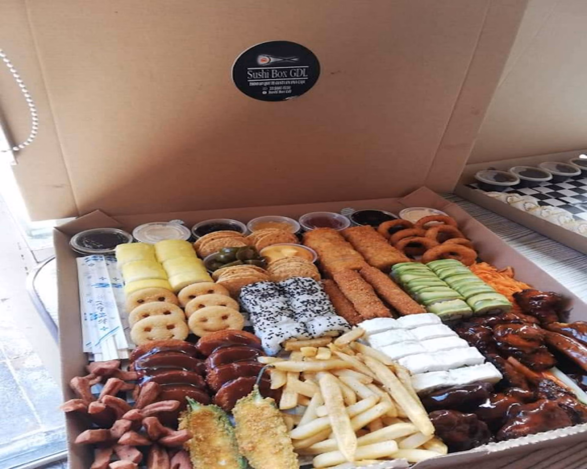 ¿Dónde se pueden realizar entregas de sushi Boxx a domicilio?