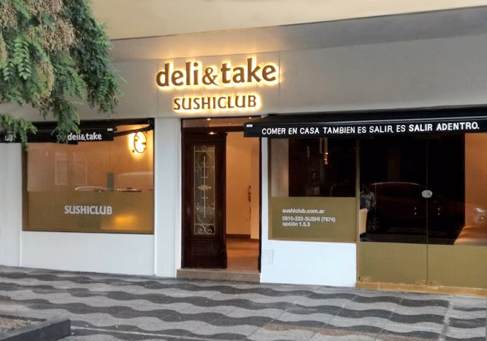 ¿Cómo está calificado sushi Club La Plata?