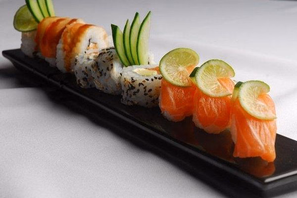 ¿Dónde se encuentra sushiclub Recova?