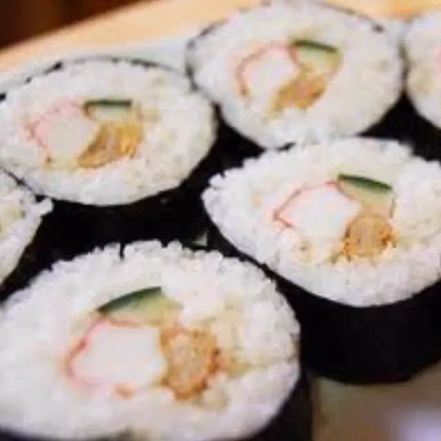 ¿Cómo se prepara el sushi de surimi?