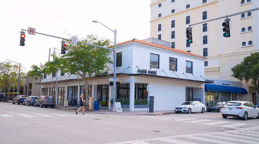 Is belly fish Coral Gables dine-in open?