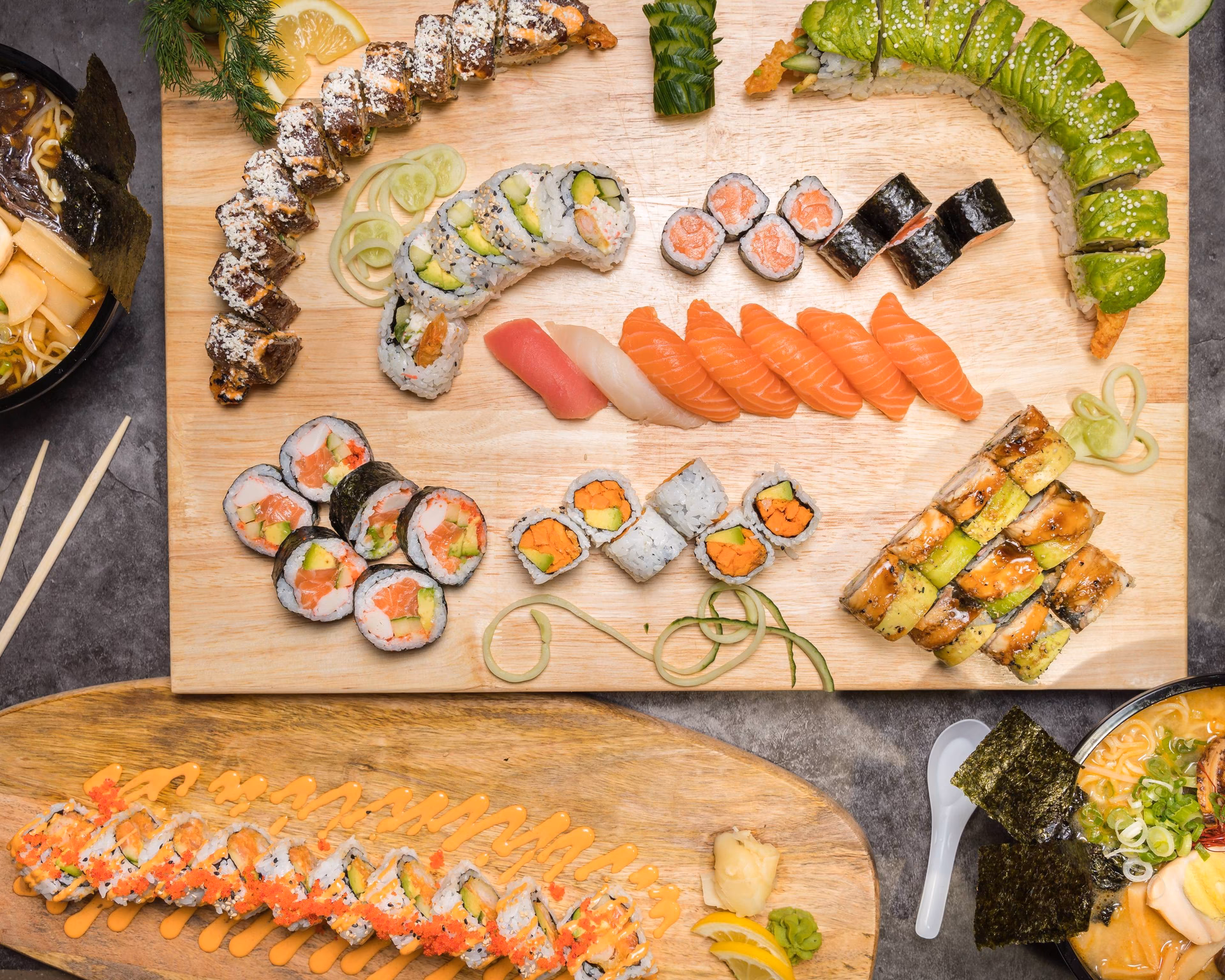 ¿Qué ofrece otaku sushi?