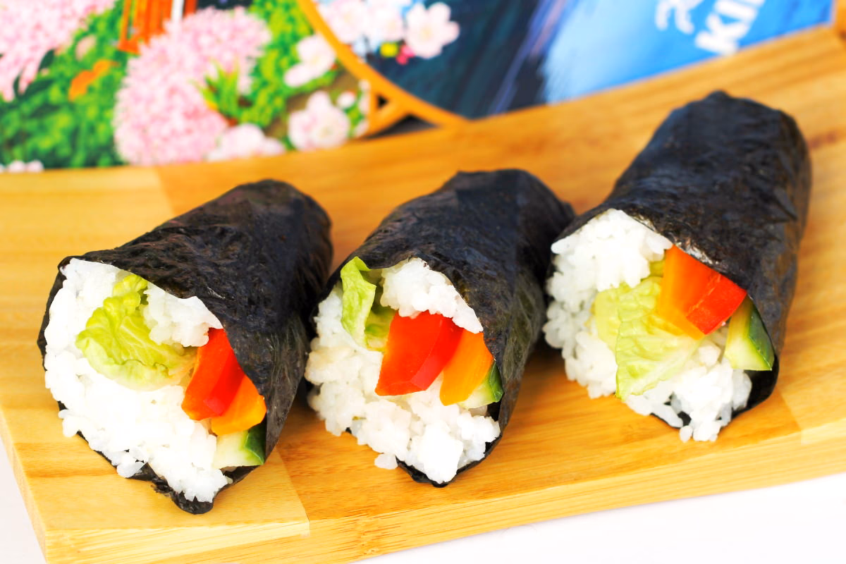 Can you eat a hand roll after making temaki?