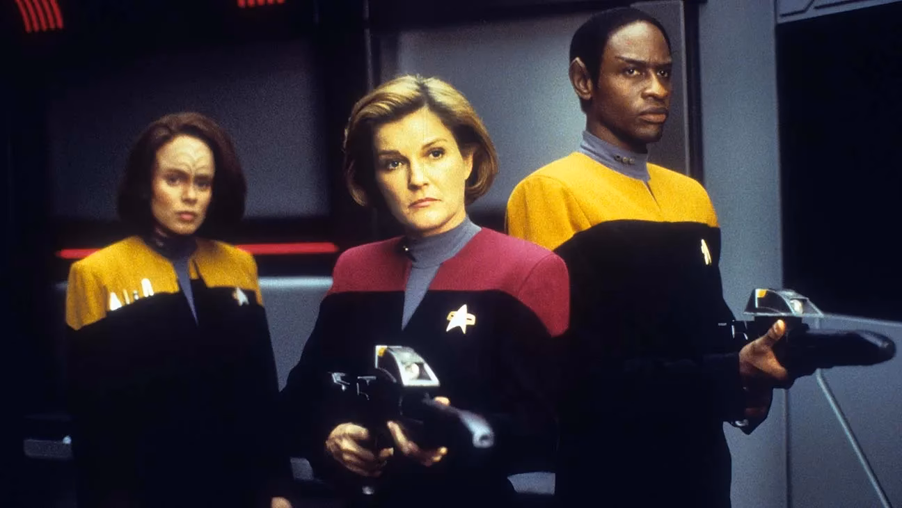 When did Star Trek Voyager end?