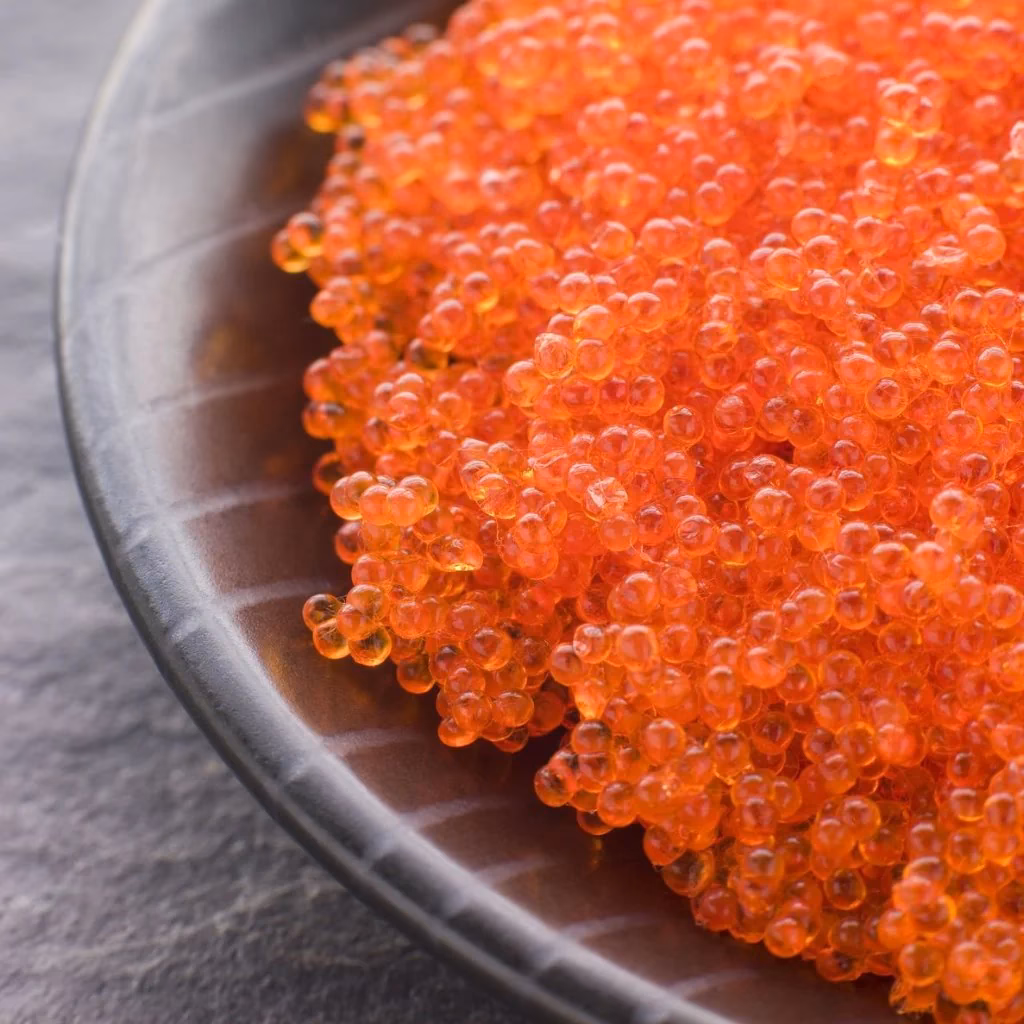 What to eat with tobiko eggs?