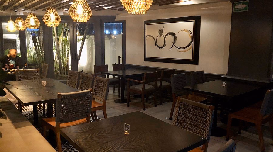 ¿Qué ofrece Sushi Bar Yoko?